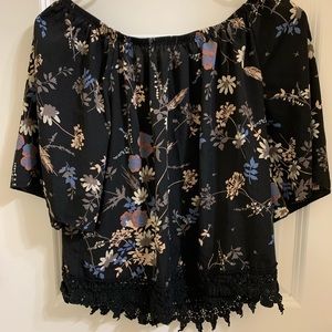 Shoulder tops size small